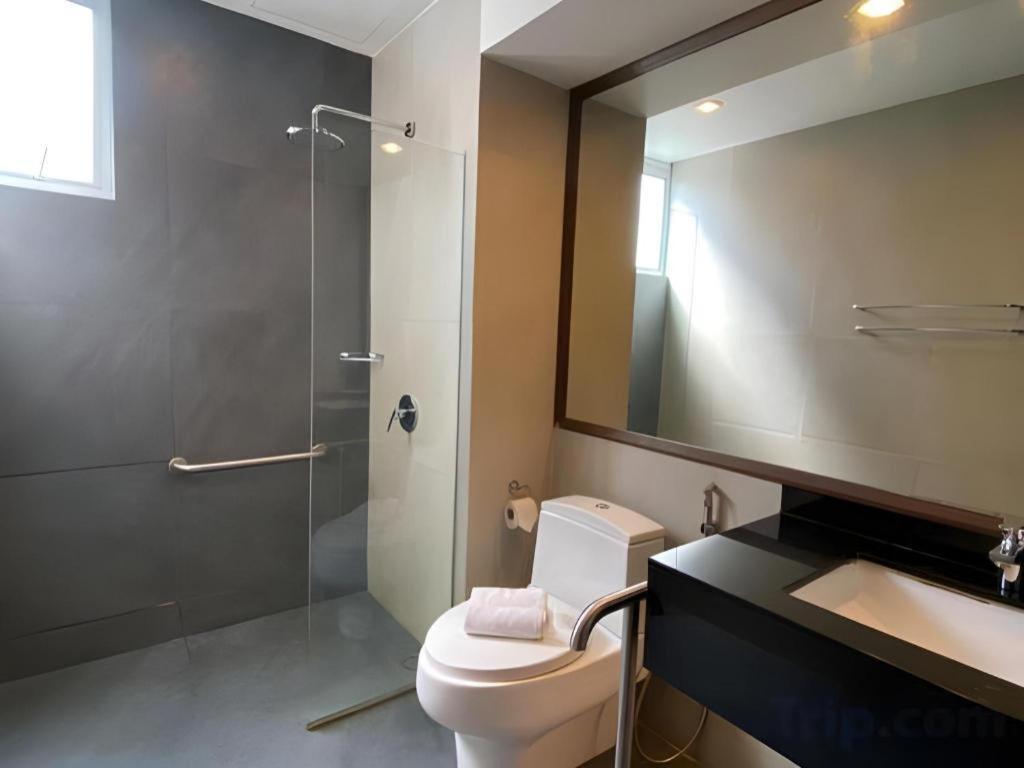 Kemena View Hotel Кучінг Екстер'єр фото